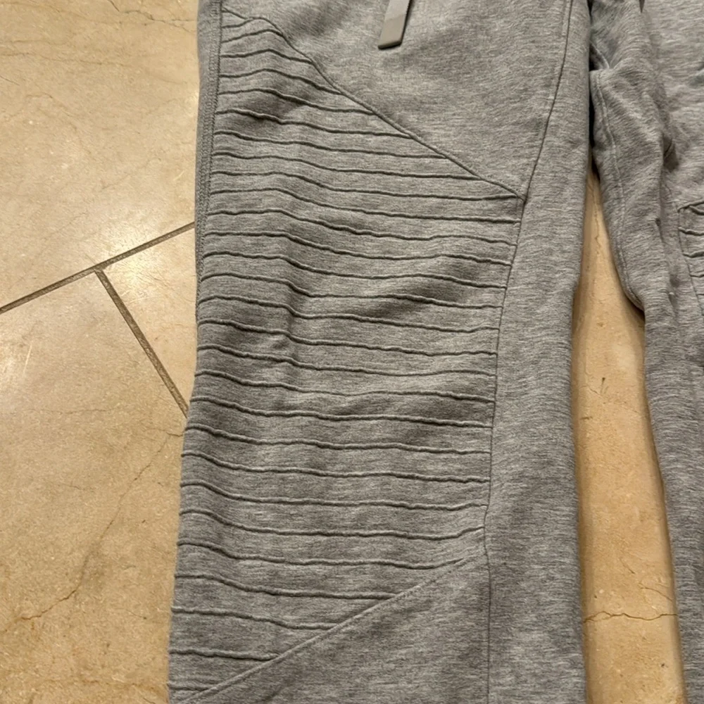 ALO Yoga sleek jogger